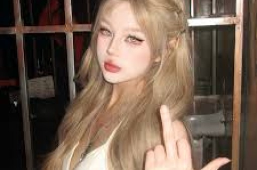 一手好牌打稀碎 三料影后马苏 被黑人驮肩 帮闺蜜撒谎 终究自断前程